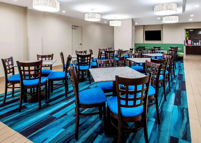 La Quinta By Wyndham Ocean Hotel