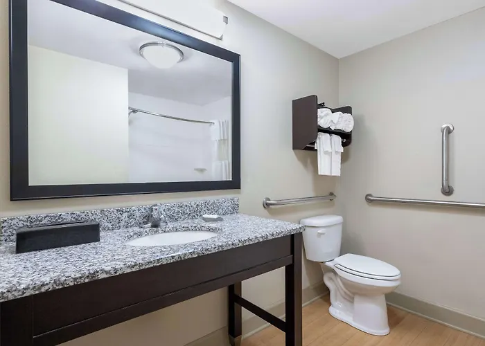 La Quinta By Wyndham Ocean Hotel