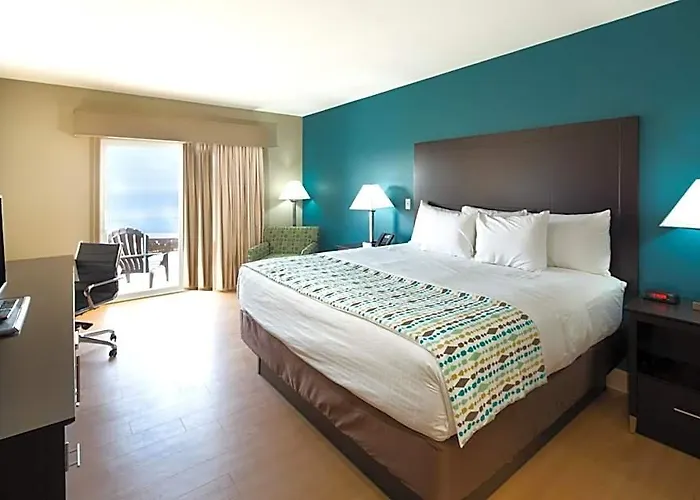 La Quinta By Wyndham Ocean Hotel